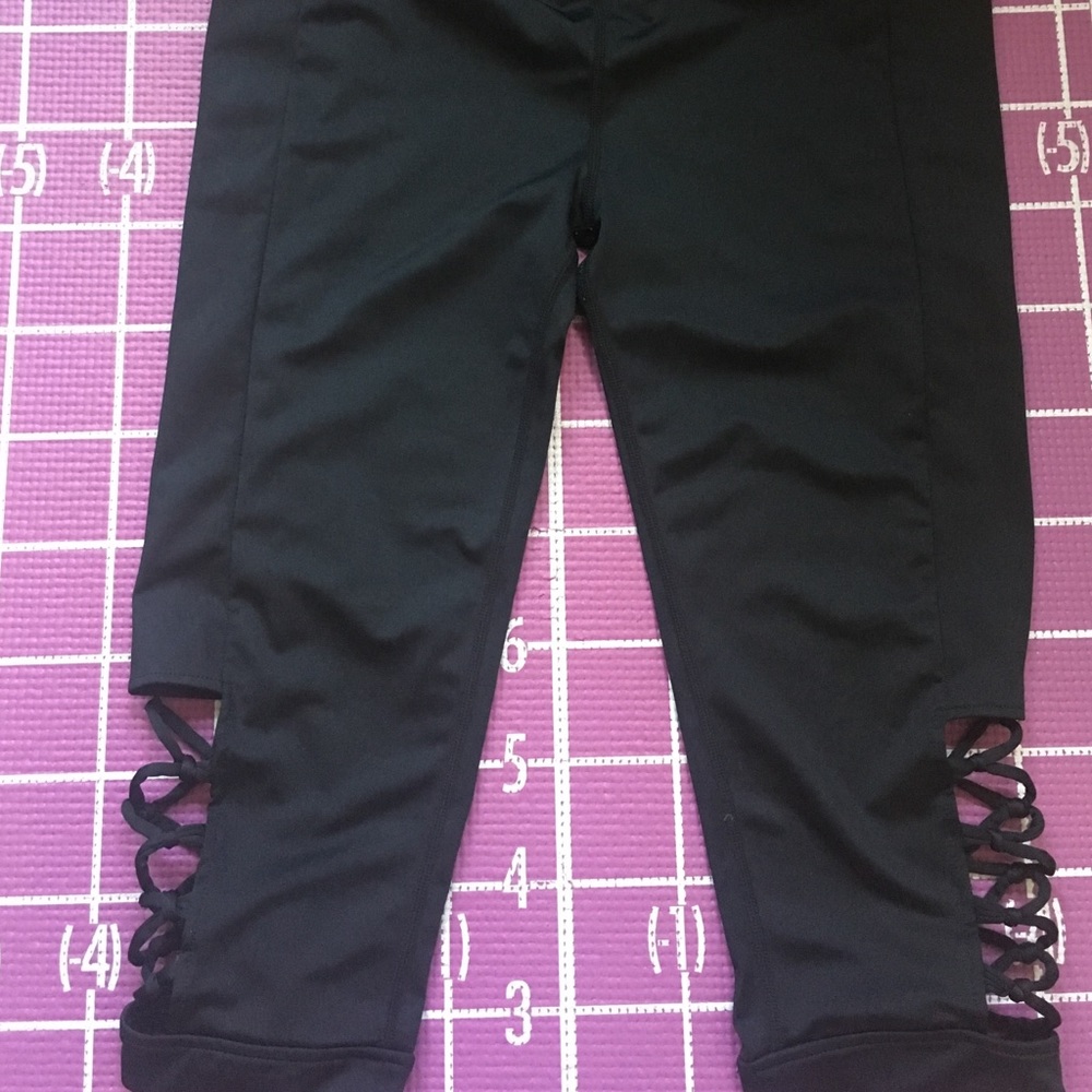 Black Capri leggings!